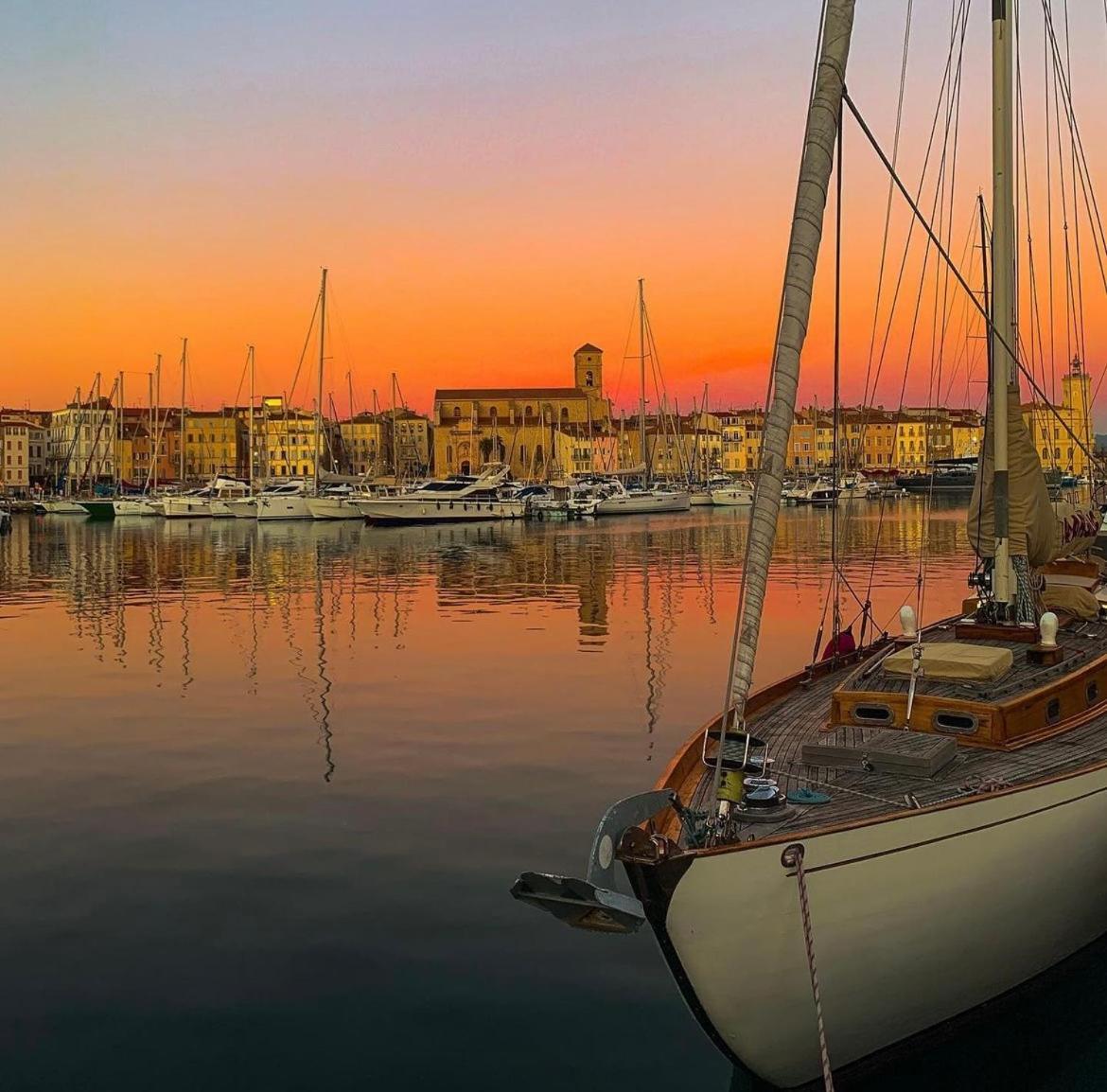 Beau T2 Tout Equipe Sur Le Port, Centre Ville La Ciotat Esterno foto
